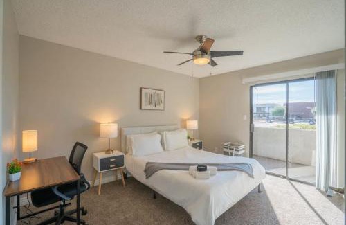 Cox Heights Apartment | Spacious 2BD - Parking, Gym, Pool - Sleep 8 - 5Min Casino