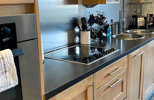 Birmingham City Centre Apartment | Spacious 2BR 2 Bath Luxury Apartment in Jewellery Quarter