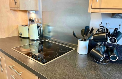 Birmingham City Centre Apartment | Spacious 2BR 2 Bath Luxury Apartment in Jewellery Quarter