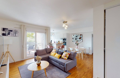 Saint-Denis Apartment | Spacious 2BR APT. Mins from Paris Top Attractions