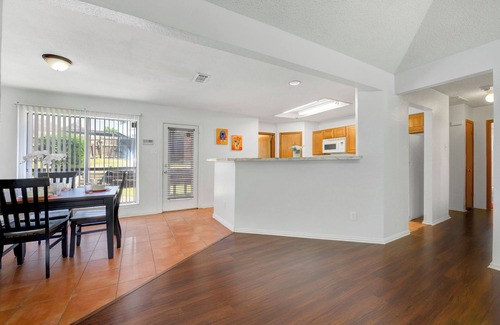 Buckner Terrace - Everglade Park House | Spacious 2BR home near Downtown Dallas