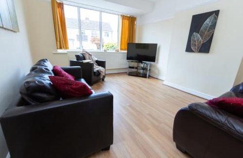 Whitestake House | Spacious 2BR Home with Free Parking