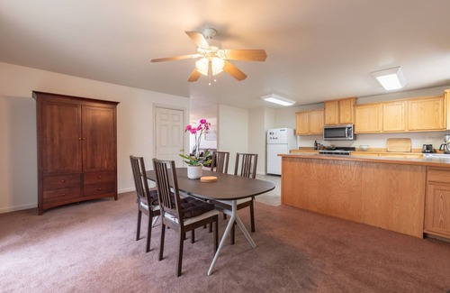 Roseville House | Spacious 2BR House Historic Downtown Roseville