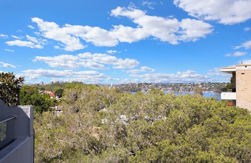 Waverton Apartment | Spacious 2BR luxe Waverton Village apartment w/harbour glimpses