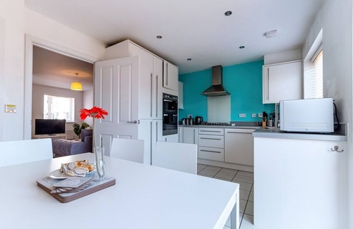 Peterborough House | Spacious 3 bed, 2.5bath-Sleeps 6