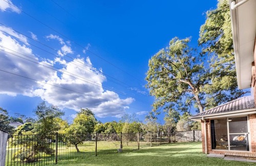 Sunnybank Hills House | Spacious 3-bed Retreat 1min to Mall @SunnybankHill