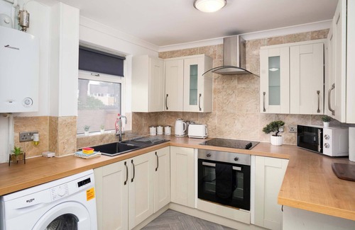 Washington House | Spacious - 3 Bed - Free Parking