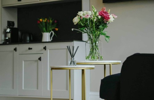 Cotham Apartment | Spacious 3-Bed Victorian | Central Bristol