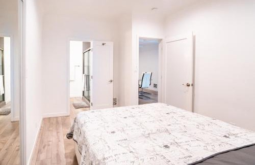 Carthay Circle Apartment | Spacious 3-Bedroom 3-Bathroom with 2-Living Room by Beverly Hills