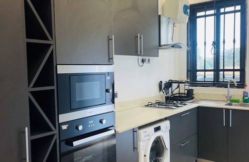 Agblesia Apartment | Spacious 3-bedroom apartment with WiFi, AC in peaceful Sakumono