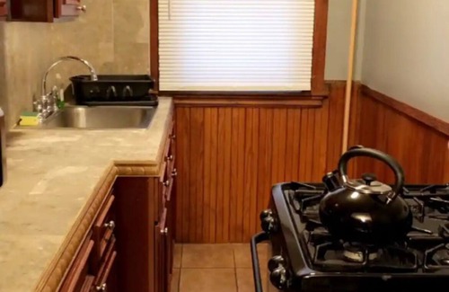 New Bedford Apartment | Spacious 3 bedroom apt 1st fl with spacious bedrooms and living room area