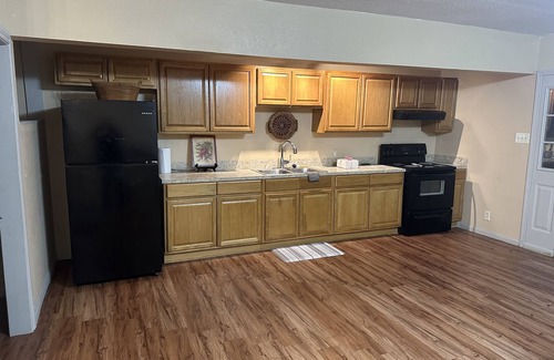 Lakeview  Jefferson County House | Spacious 3 bedroom home. Cajun Capital of Texas! Experience great fishing.