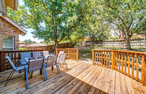 Stone Oak House | Spacious 3-Bedroom REMODELED Family Home in Stone Oak NEISD Shops Hospitals Golf