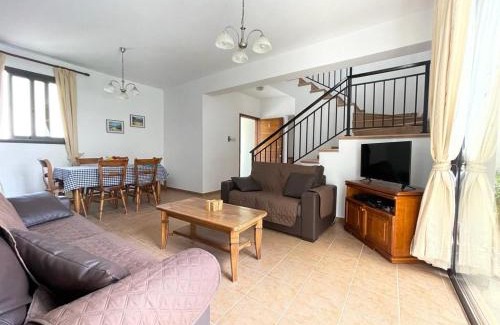 Kissonerga Villa | Spacious 3 bedroom villa private pool