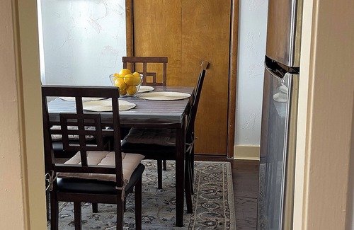 Whitehall Apartment | Spacious 3-bedroom with WiFi in fantastic Pittsburgh