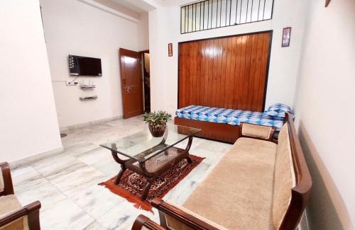 Kolkata Apartment | Spacious 3BHK House opp South City Mall