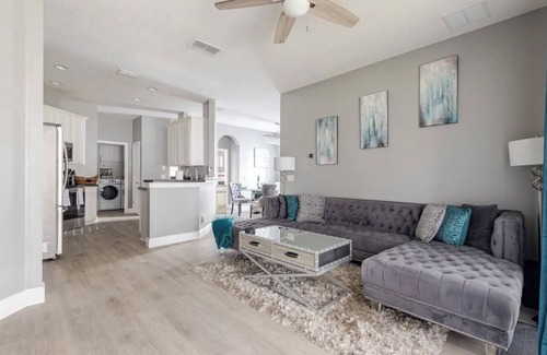 Apopka House | Spacious 3BR 2BA Apopka Vacation Rental. Close to Disney, Universal & Springs