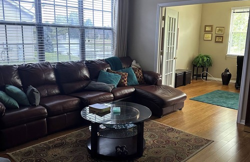 Schererville House | Spacious 3BR/2BA Home w/Modern Comforts – Near Chicago & Indiana Dunes!