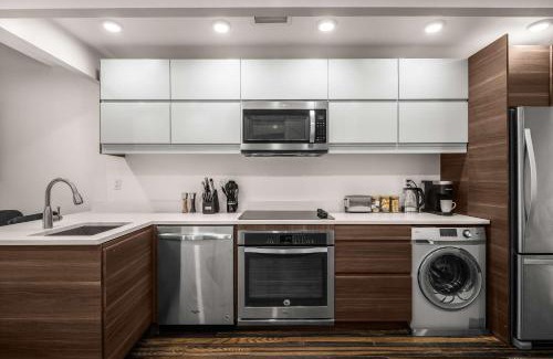 Financial District Apartment | Spacious 3BR Family Haven in Lower Manhattan
