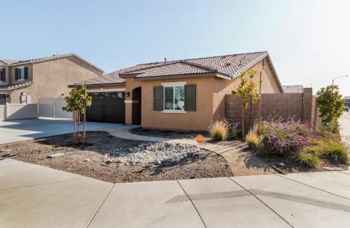 San Jacinto Apartment | Spacious 3BR Home with Lake Access & Mountain Views