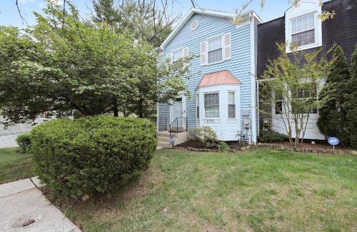 Calverton Apartment | Spacious 3BR Townhouse with Balcony & Gym