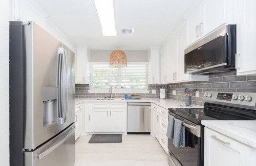 Clear Lake Shores House | Spacious 3BR w/Arcade Games, Foosball, Outdoor Fun & Walk to Kemah Boardwalk!