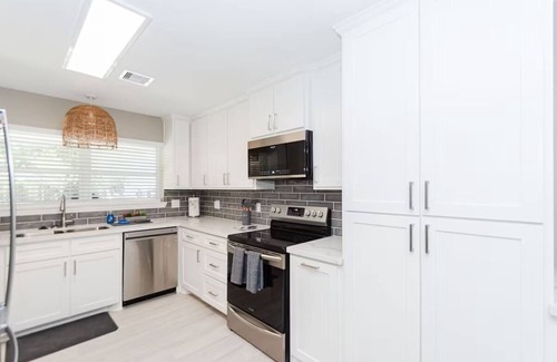 Clear Lake Shores House | Spacious 3BR w/Arcade Games, Foosball, Outdoor Fun & Walk to Kemah Boardwalk!