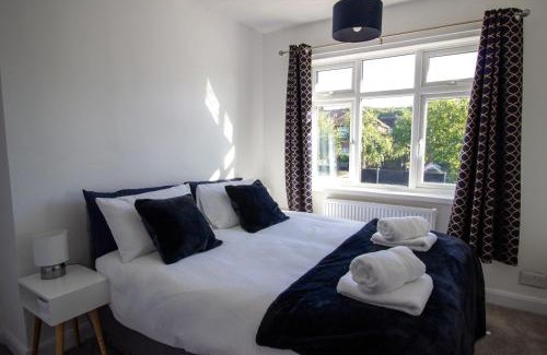 Grantham House | Spacious 3BR, Work Travel Base, Family-Friendly