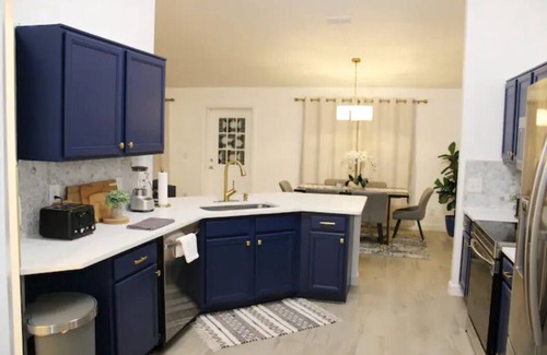 Poinciana House | Spacious 4/2 getaway! Near Theme Parks!