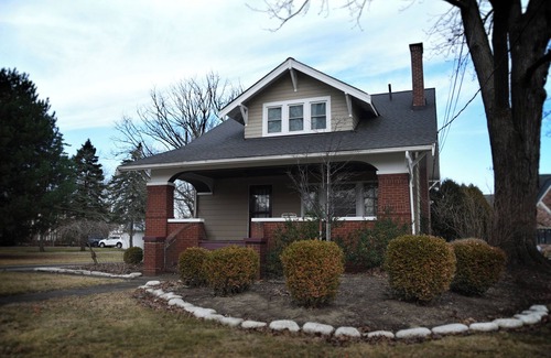 Avon Lake House | Spacious 4-bdrm house & Lake view sitting area in backyard & lake access nearby