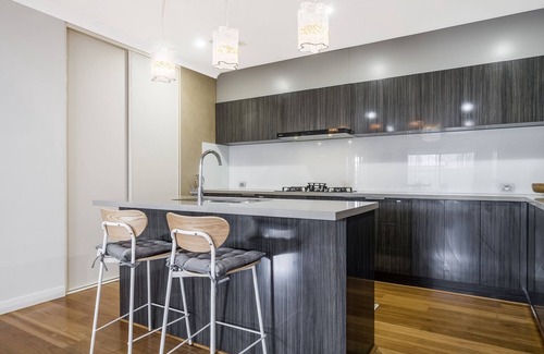 Byford House | Spacious 4-Bed House with Outdoor Area