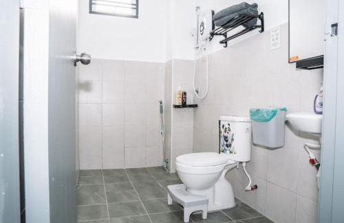 Senai House | Spacious 4-Bedroom Family Home Near Senai JB