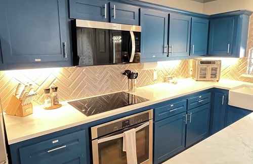 Balch Springs House | Spacious 4-bedroom house with Hot Tub in beautiful Balch Springs with AC, WiFi
