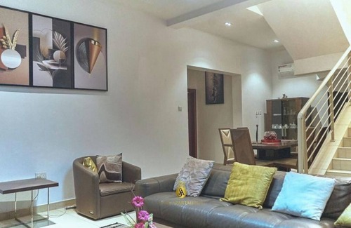 Abuja Apartment | Spacious 4-Bedroom Apartment