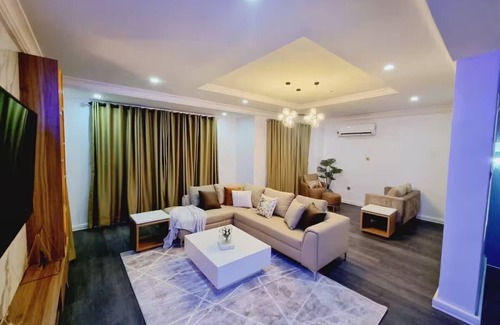 Ikeja Apartment | Spacious 4-bedroom apartment in lovely Ikeja