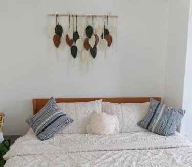 Catonsville House | Spacious 4-Bedroom Family Home Sleeps 10 Peaceful Baltimore Suburb