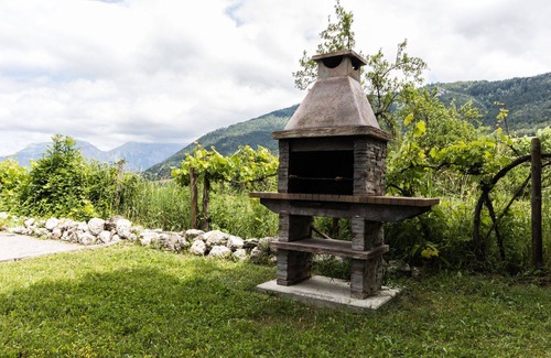 Lalley House | Spacious 4 bedroom gite "Menil" with Jacuzzi-Sauna in Trieves Vercors