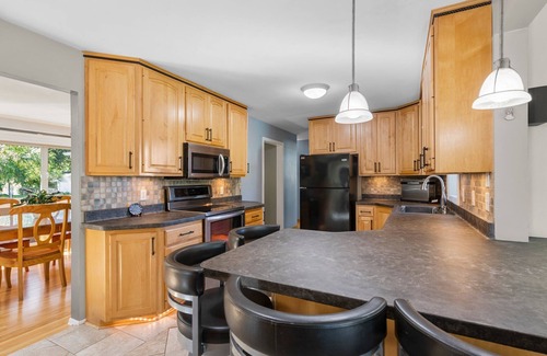 Burnsville House | Spacious 4-bedroom house in charming Burnsville with Pool!