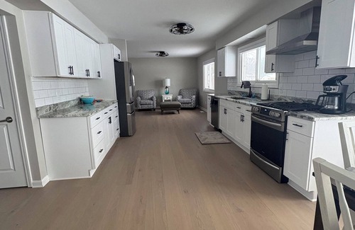 Shelby Township House | Spacious 4-bedroom house in welcoming Shelby Twp on a lake with WiFi, AC
