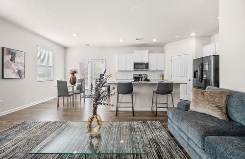 Fairburn House | Spacious 4-bedroom house minutes from Atlanta airport