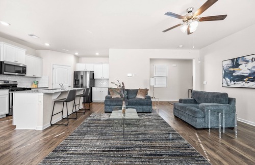 Fairburn House | Spacious 4-bedroom house minutes from Atlanta airport