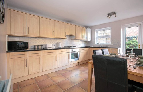 Grantham House | Spacious 4 Bedroom Home in Central Grantham