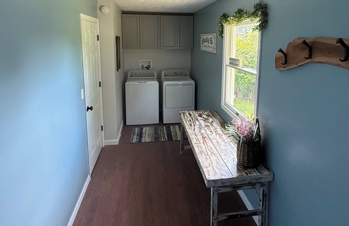 Bluewell House | Spacious 4-bedroom house with garage in Bluewell! Park and ride to the trails!