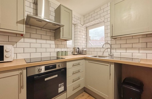 Dowlais House | Spacious 4 Bedroom Home