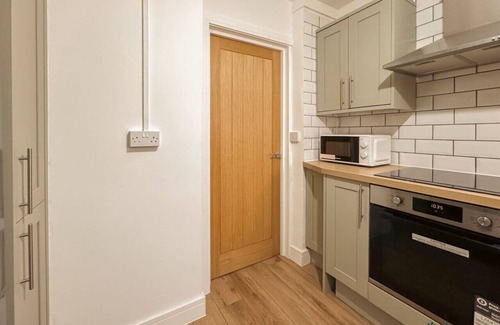 Dowlais House | Spacious 4 Bedroom Home