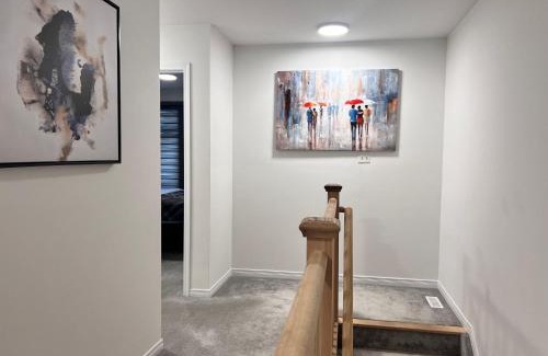 Innisfil House | Spacious 4-Bedroom Home, Comfortably Sleeps 10