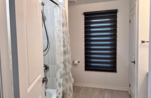 Innisfil House | Spacious 4-Bedroom Home, Comfortably Sleeps 10