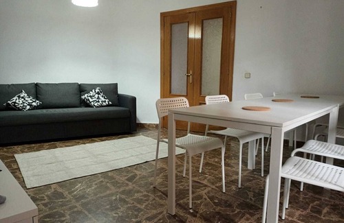Algete House | Spacious 4-Bedroom Home - Perfect for 8 Guests