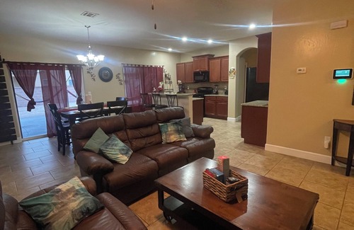 Hobbs House | Spacious 4-bedroom house in charming Hobbs with AC, WiFi