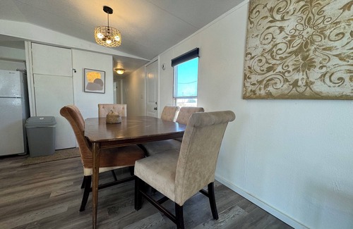 Lorenzo House | Spacious 4-bedroom mobile home with 6 beds